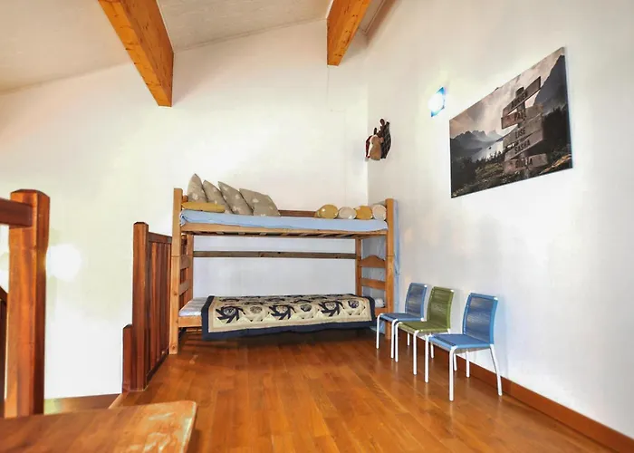 5 Bedroom Amazing In *